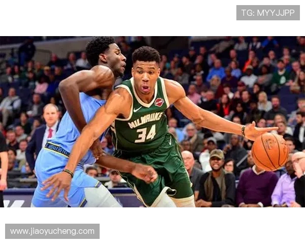 密尔沃基雄鹿迎战劲敌全力争胜 锤炼球队实力与默契挑战总冠军之路