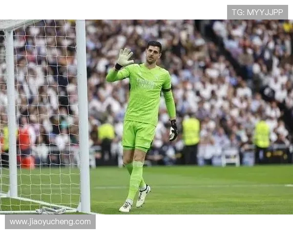 蒂博·库尔图瓦：从世界级守门员到足球传奇的成长之路