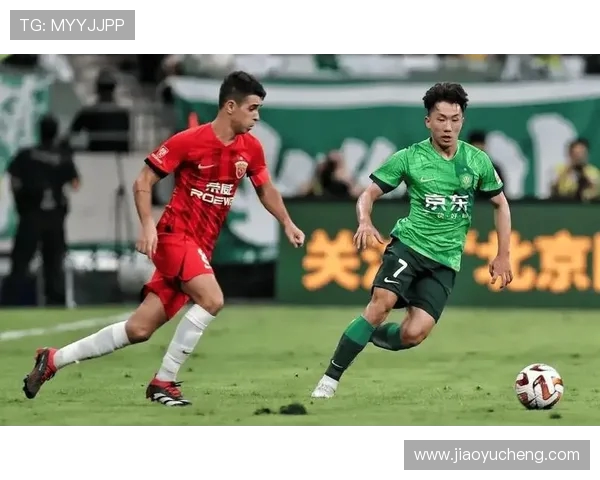 北京国安迎战强敌全力冲刺季后赛争夺战 展现豪门风采