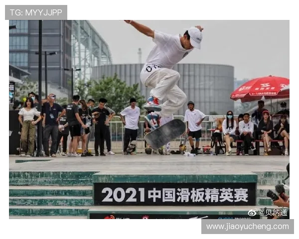 重庆极限运动队在滑板精英赛中以64分稳居积分榜首位