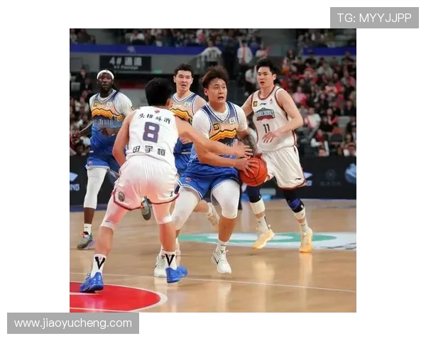 CBA新疆队对阵青岛队精彩文字直播全程回顾与分析